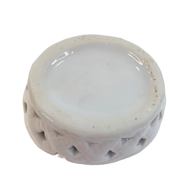 Vintage Trinket Box Applied Rose Flowers Reticulated Lattice Basket Jewelry Ring - Picture 7 of 10